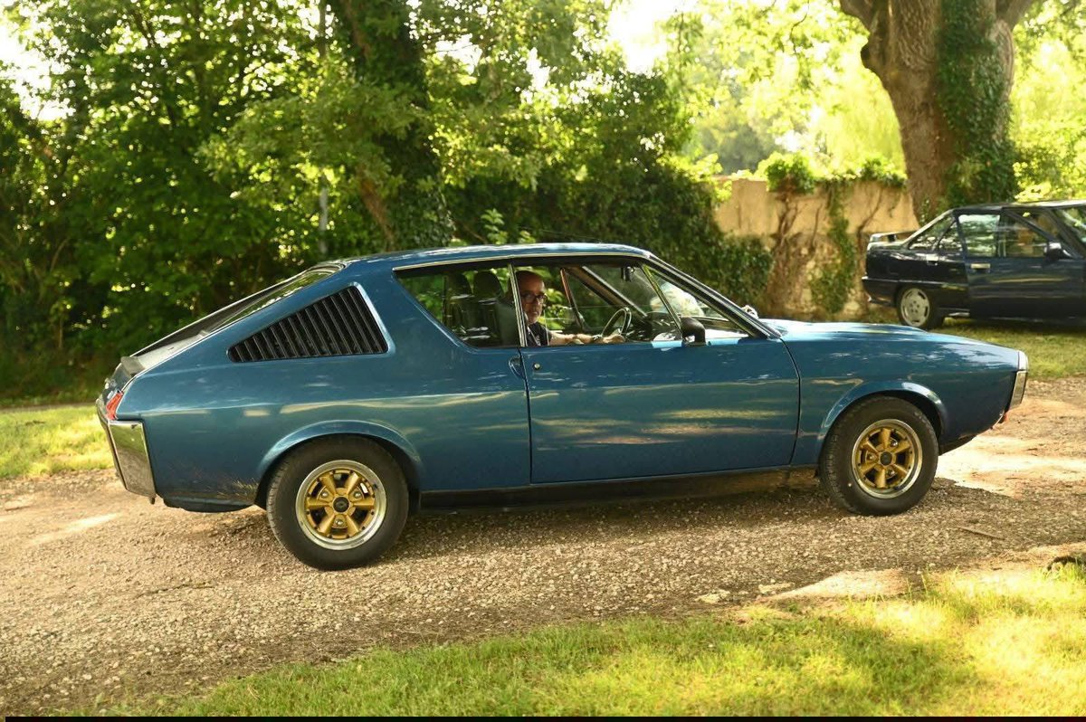 Renault 17