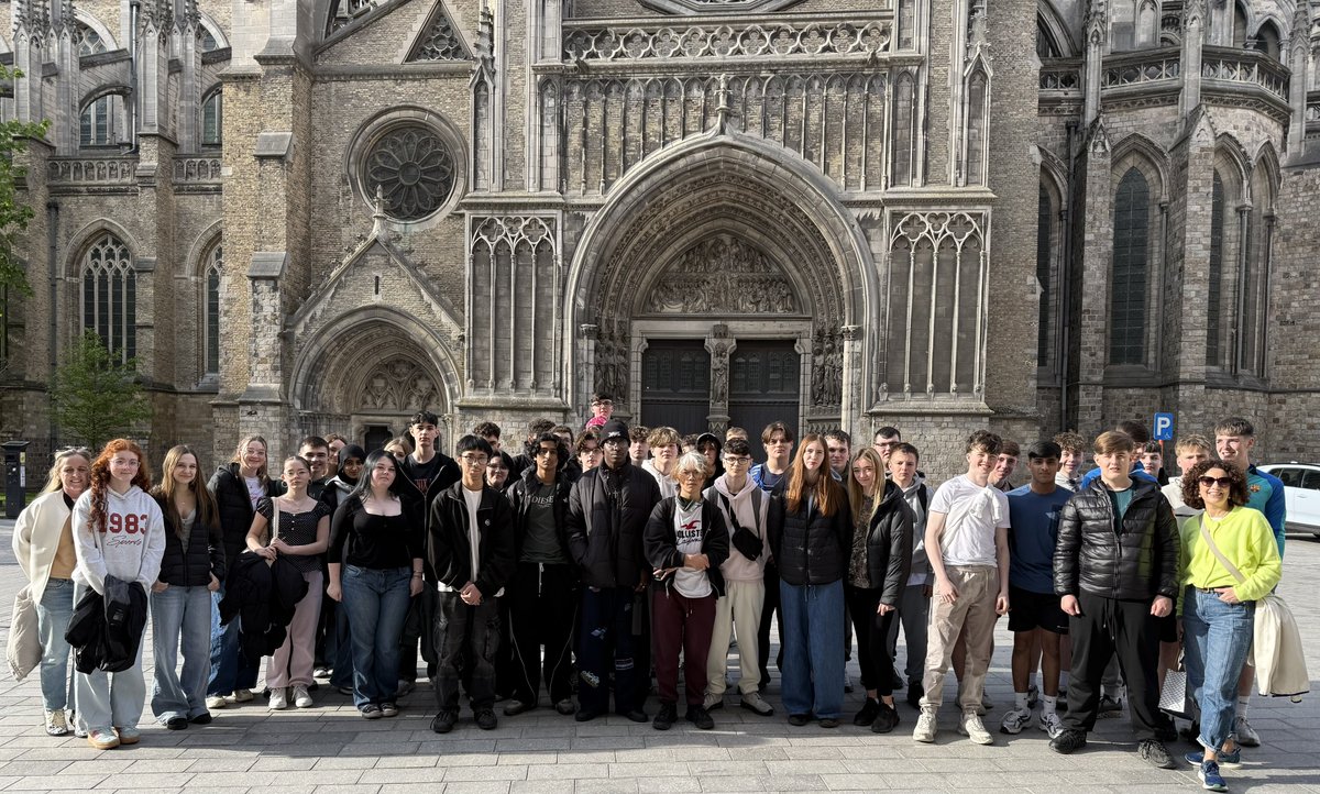 This evening, our European adventurer TY students explored the historic town of Ypres 🇧🇪.

As they walked through its streets, they not only engaged with a place deeply shaped by World War One history, but also admired the beauty and culture of the town.