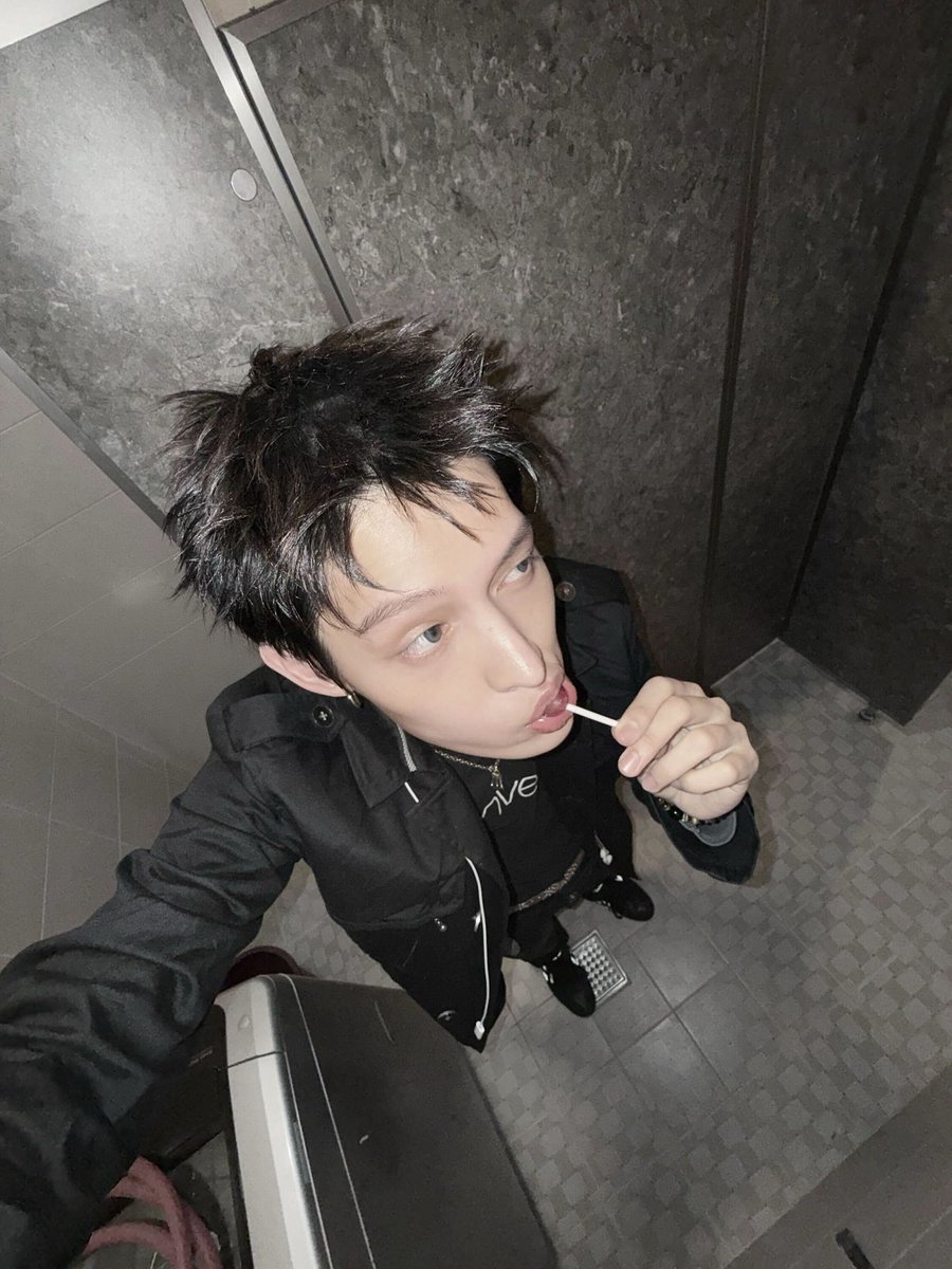 sanjisuschrist's tweet image. i’m obsessed w these james pics brah… da #coolest