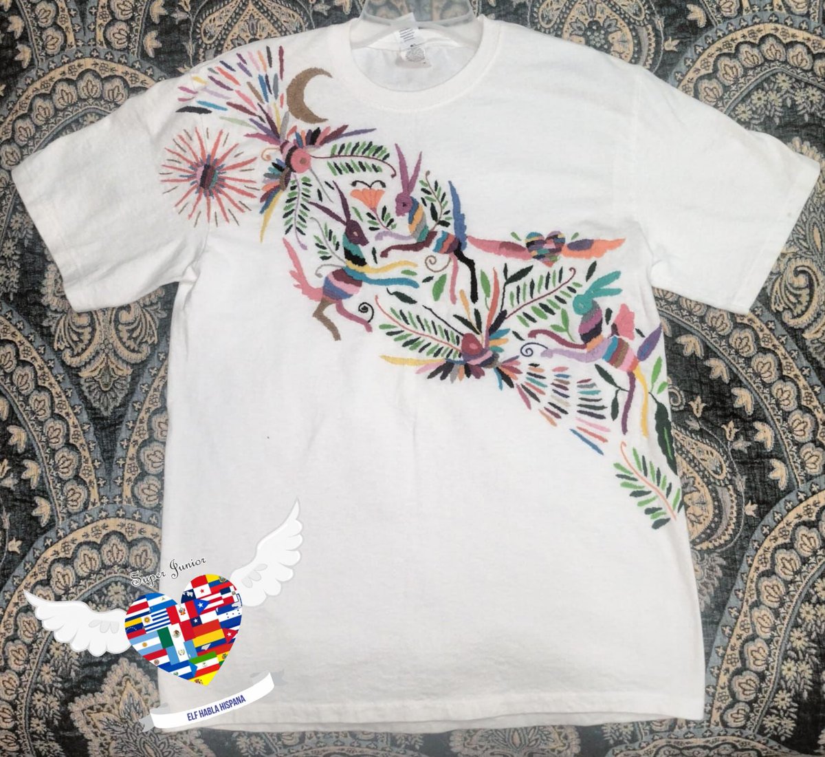 ELFMexLatam's tweet photo. Los regalos preparados por EHH para @SJ_DnE_official finalmente están en sus manos.

💙Camisetas con bordados de Tenango🤩

💙Copilli personalizados 🐉 representando el Sol y otra la Luna. 

#슈퍼주니어DnE #SuperJuniorDnE
#DONGHAE #EUNHYUK @AllRiseSilver  @donghae861015 https://t.co/HkgQpp96Lc