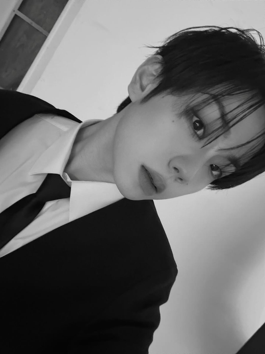 Atualização do #WONJUN no IG @/1._.junn #ELAST #엘라스트 #エラスト