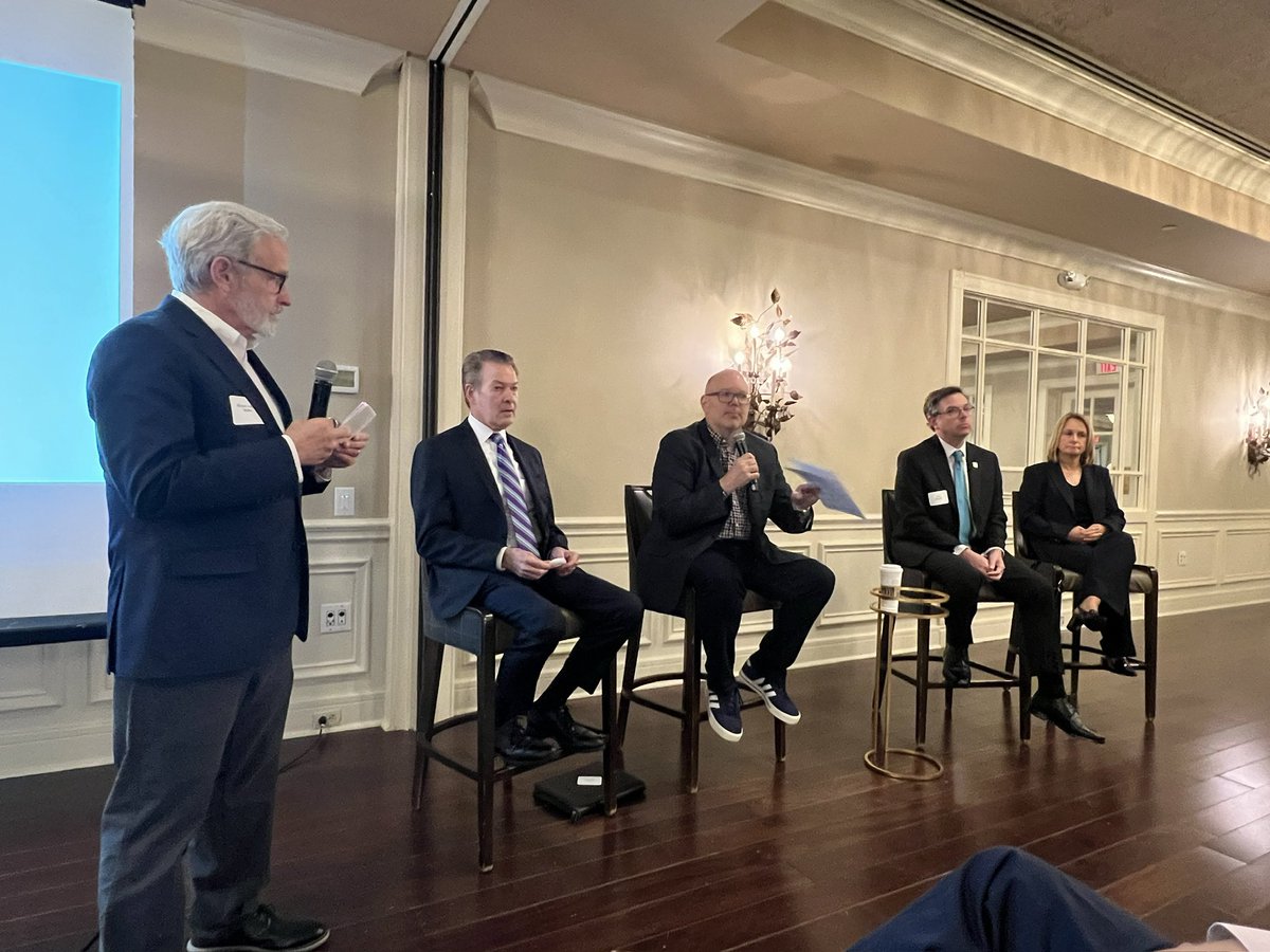 MarkLabarr's tweet photo. Great discussion hosted by CIRDA moderated by Mayor Stehr with insights by IEDC, Ginovus, IU Kelley School and CICP with Duke Energy as a sponsor. Big part of US patent activity is in central IN. IN is committing $1B toward life sciences attracting talent to be a top competitor. https://t.co/u1ov69BI9L