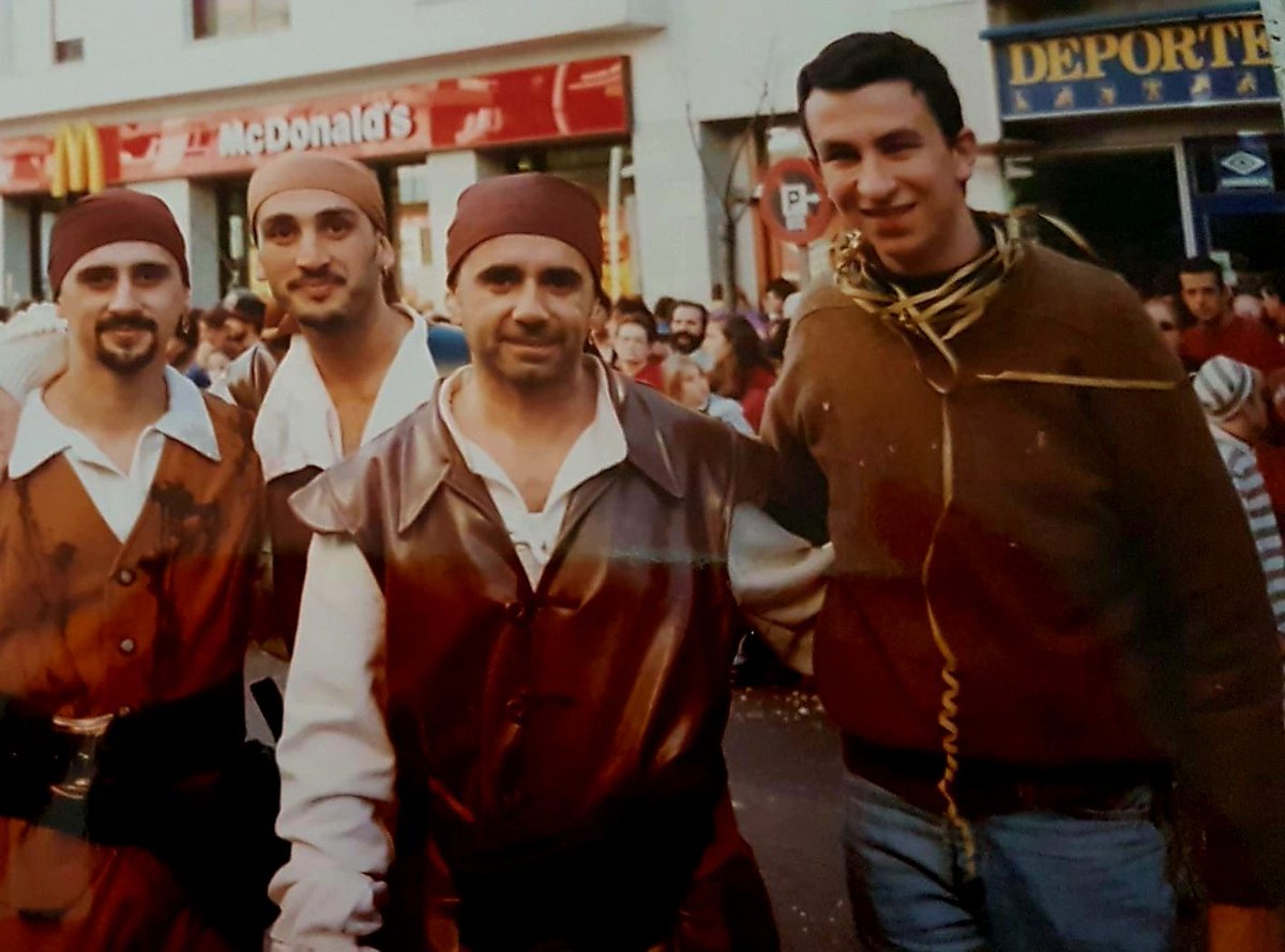JairoPiRfO's tweet photo. Fotos que en su día se hizo uno sin saber hasta qué punto serían históricas al verlas muchísimos años después... https://t.co/8BkUaKINCH
