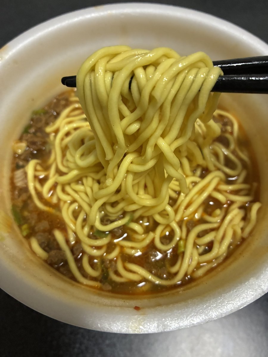 深夜まで酒呑んで、
最終的にこうなります🍜🍚（笑）
#エースコックスーパーカップ
#キーマカレー味ラーメン