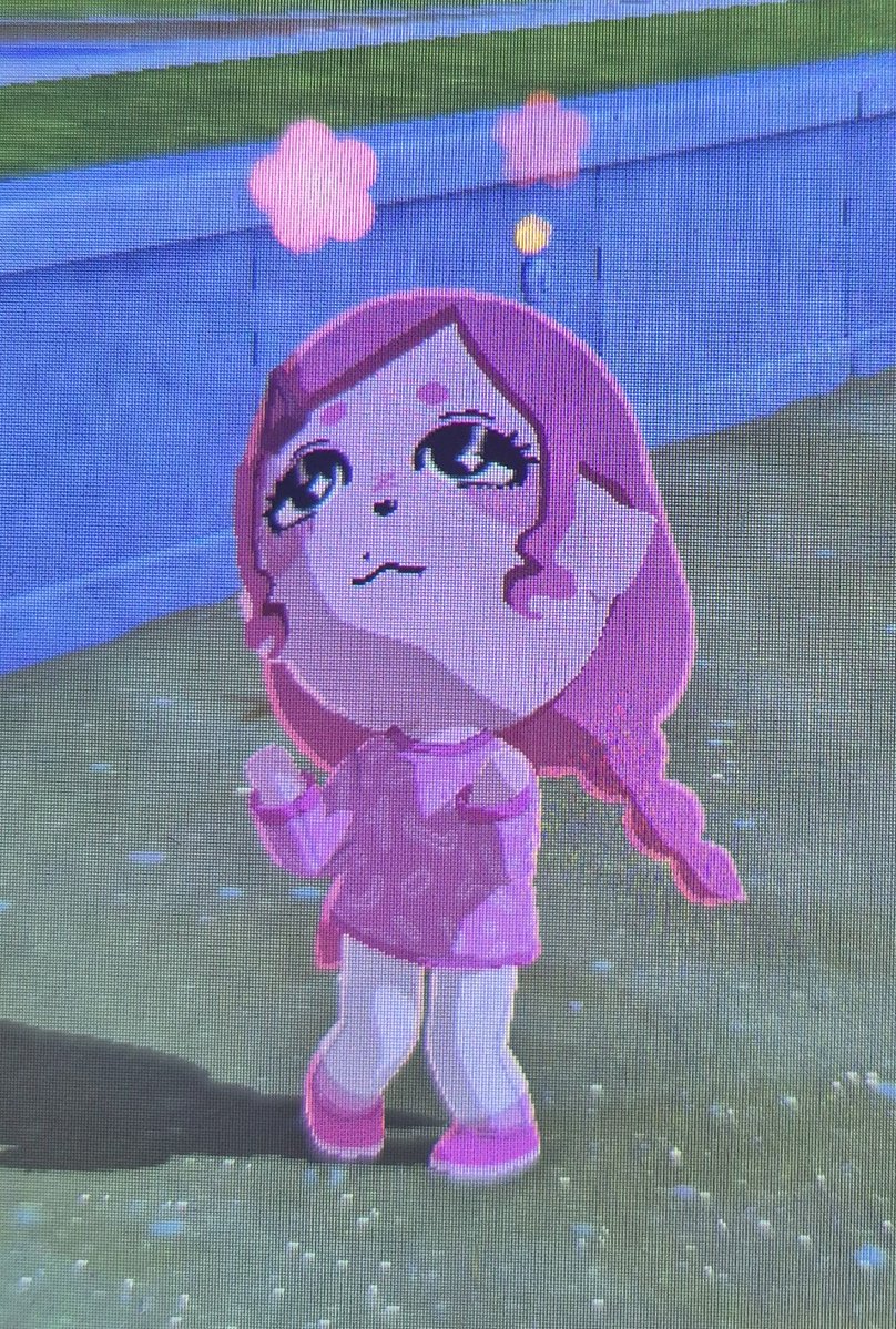 Oh she's looking at the stars 💕