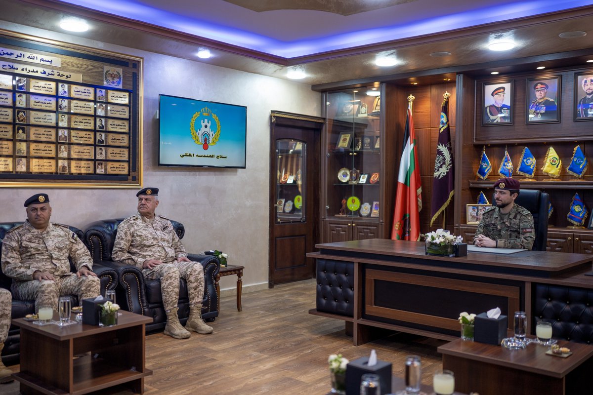 RHCJO's tweet image. His Royal Highness Crown Prince Al Hussein visits the Royal Engineering Corps Directorate, and is briefed on its role supporting the various units of the Jordan Armed Forces-Arab Army in order to safeguard national security and the safety of citizens.
#Jordan