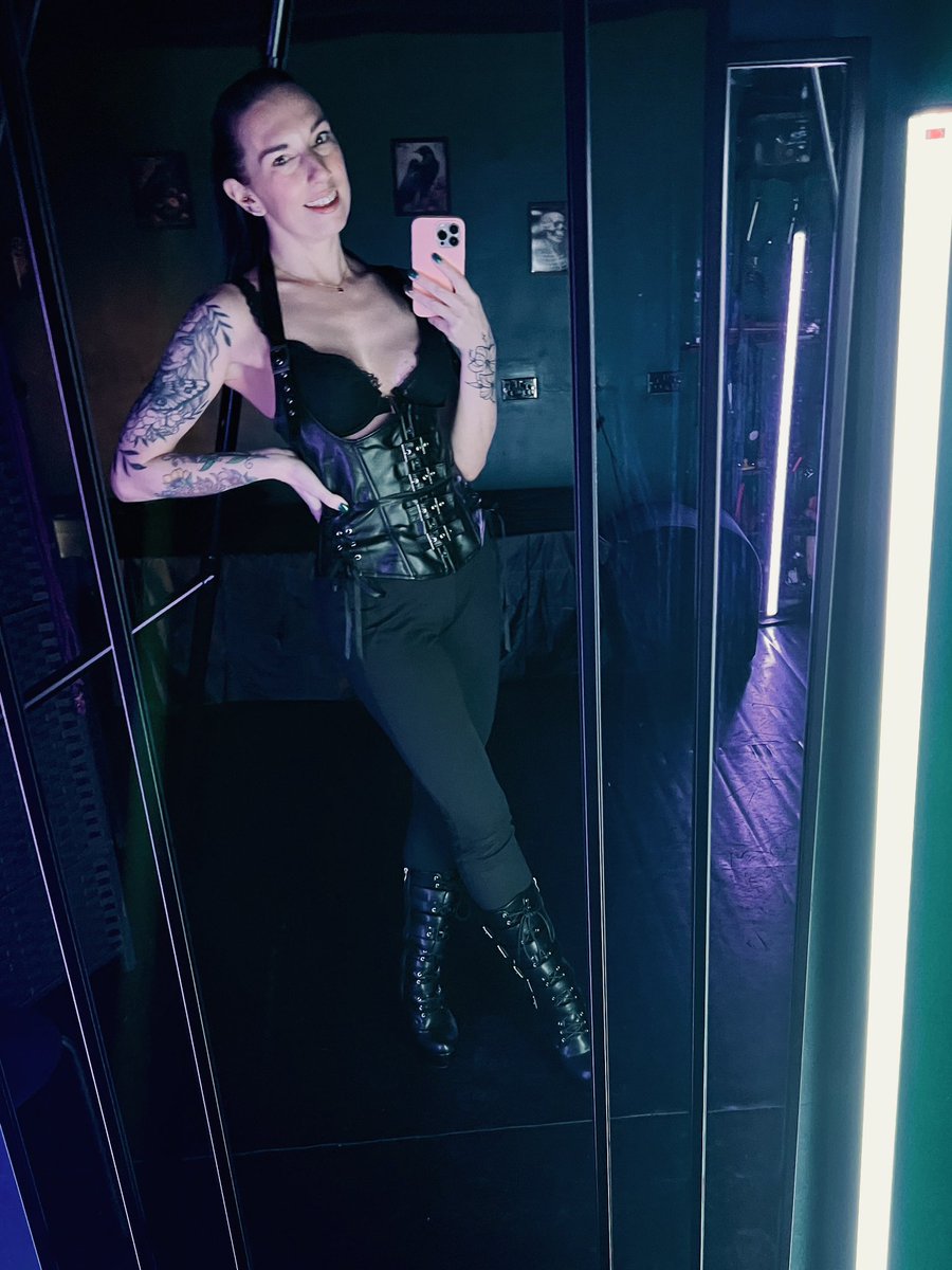 Miss Masha Blues tweet media