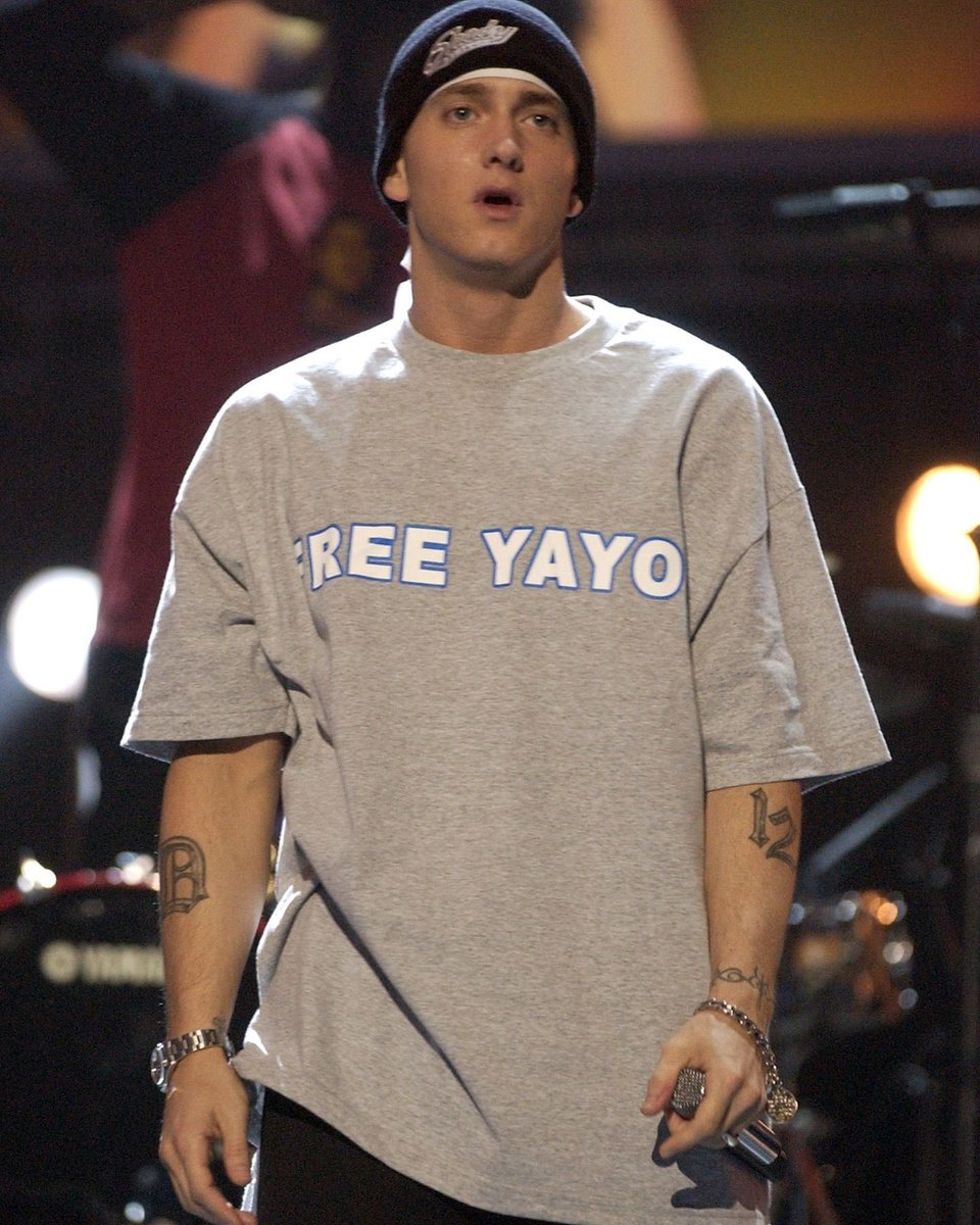 TheSIimShadyLP's tweet image. Eminem, (2003).
📸: Kevin Mazur