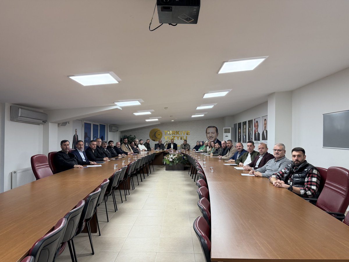 Haftalık Olağan İcra ve Yönetim Kurulu Toplantımız, İl Yöneticimiz Selim Çoban’ın katılımıyla gerçekleştirdik.

#kaRTEpeiçinakparti