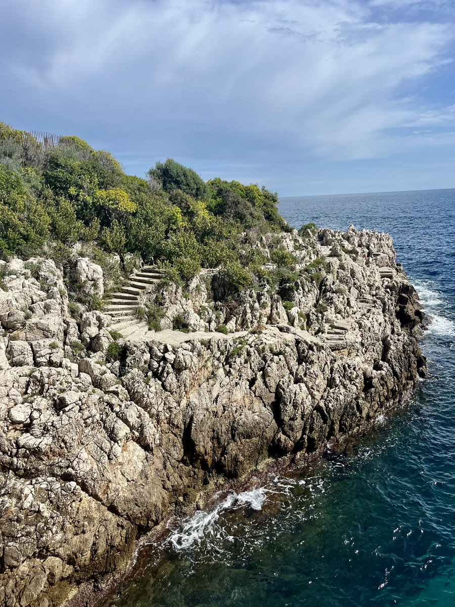 po_petit's tweet image. Balade sur le sentier du littoral à Nice aujourd’hui ✨