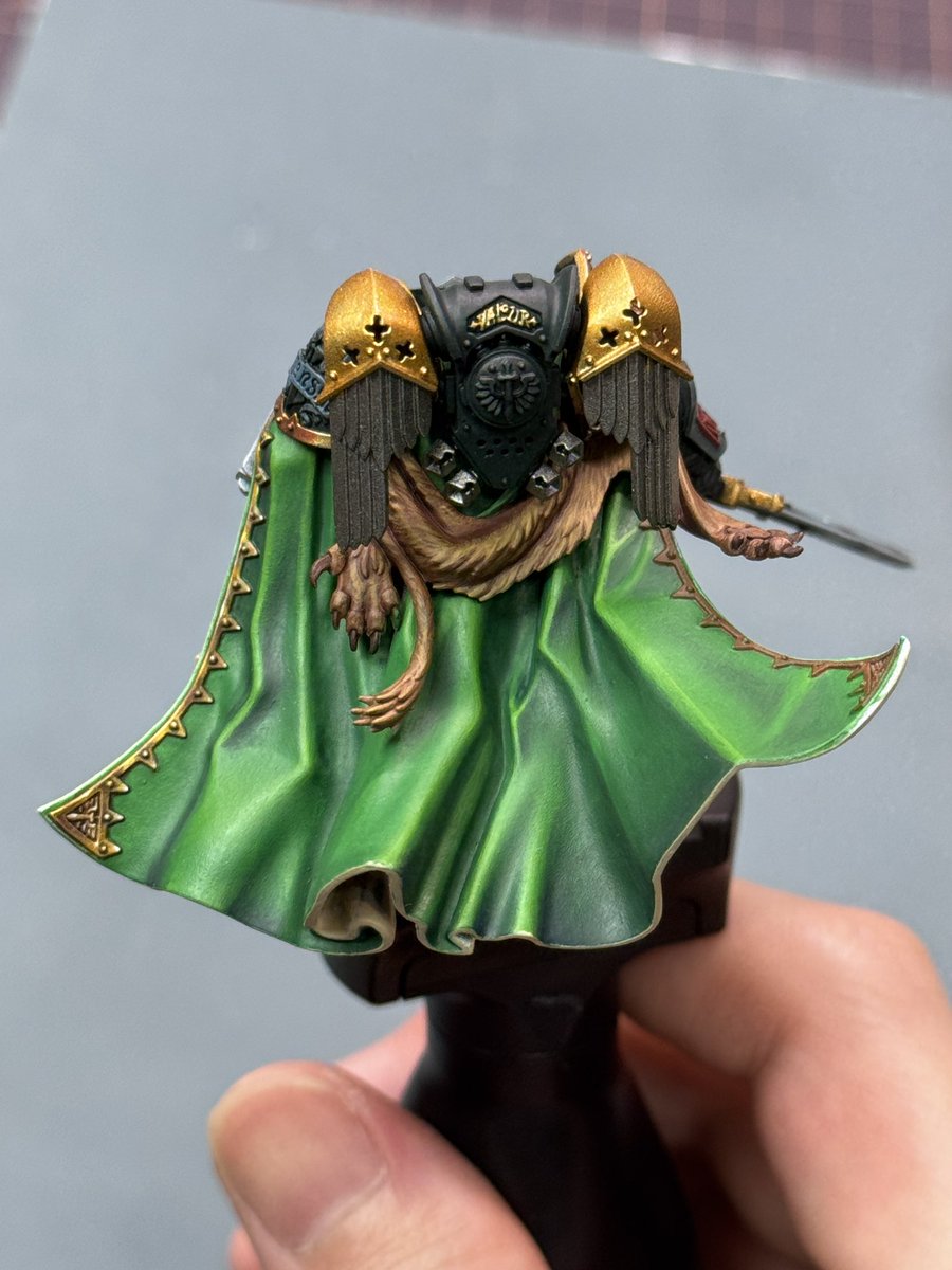 pixel_maskQRay's tweet image. Can't believe I spent 8 hours cleaning this green😡 Shouldn't have used that damn warpstone glow...🤣 #Warmongers #WarhammerCommunity