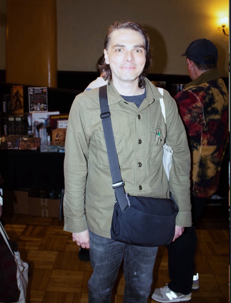 Liz 🕸💿‧₊ tweet media