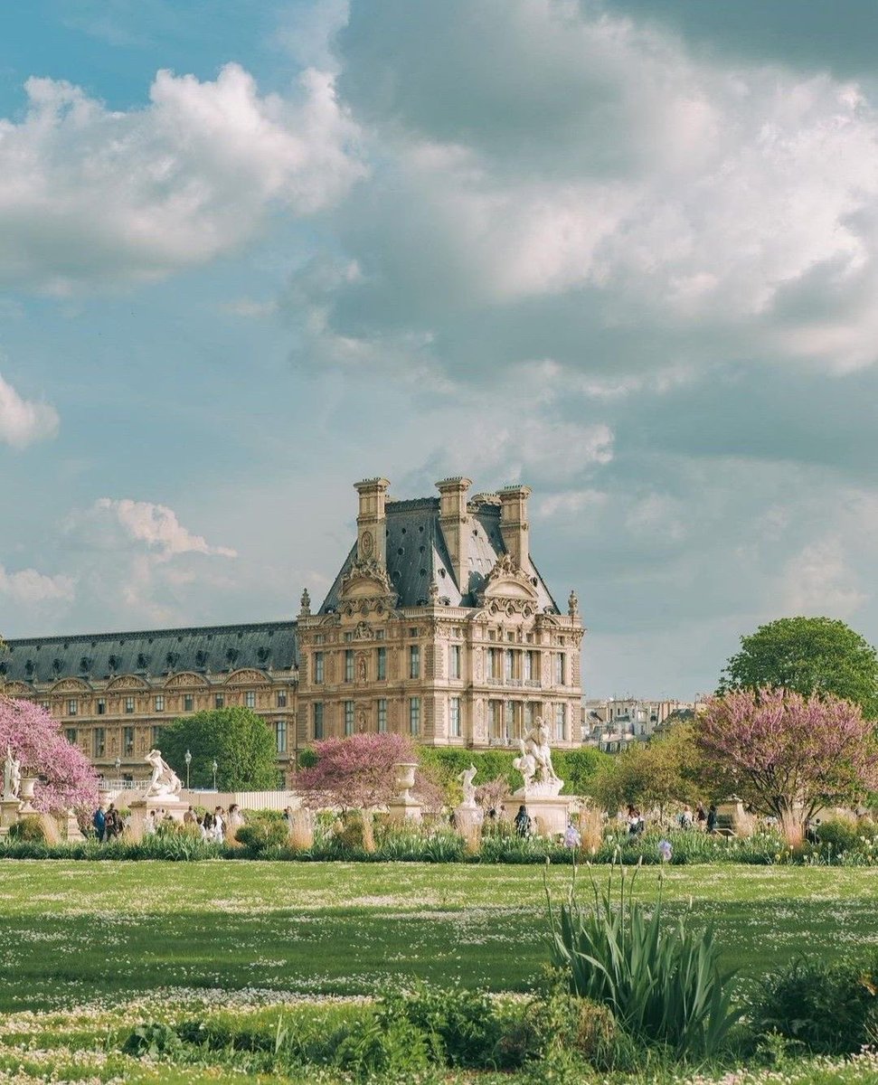 NatureRoot88's tweet image. Tuileries Garden, France