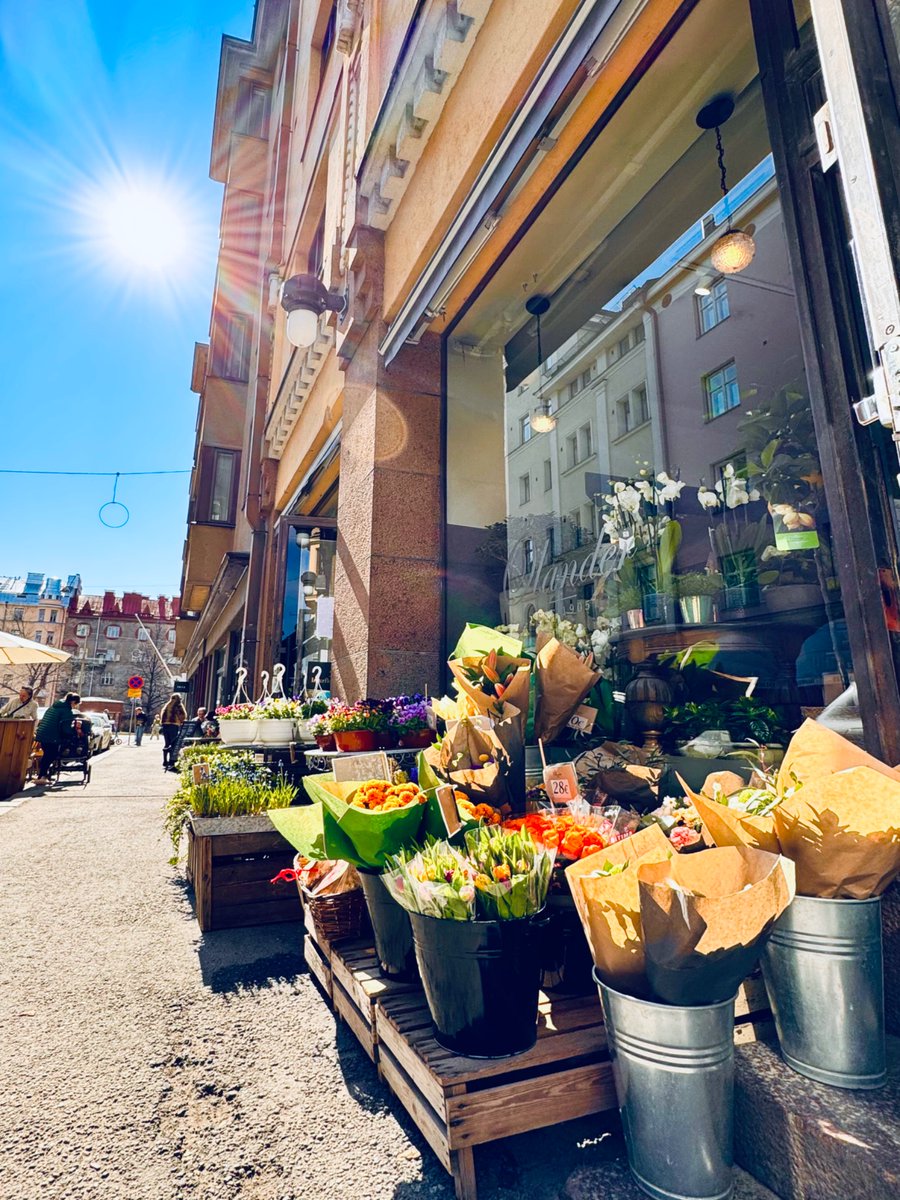 BSapag's tweet image. With a drop of sun and a breath of wind, spring is born.

~ Odysseus Elytis

#Helsinki #Finland #Ullanlinna