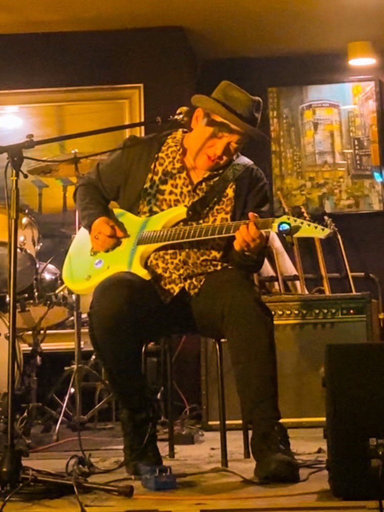 hirokiuchiyama's tweet photo. 「Instagramを更新しました」
https://t.co/aaSVcdSulr
【Thank you so much!!!!!🎸】
#Instagram #SoloLive
#阿佐ヶ谷Muswell
#HappyMondays
#OpenMicEvent
#また来月
#ありがとうございました
#戦争反対9条守れ
#NoWar https://t.co/AAX5405nDX