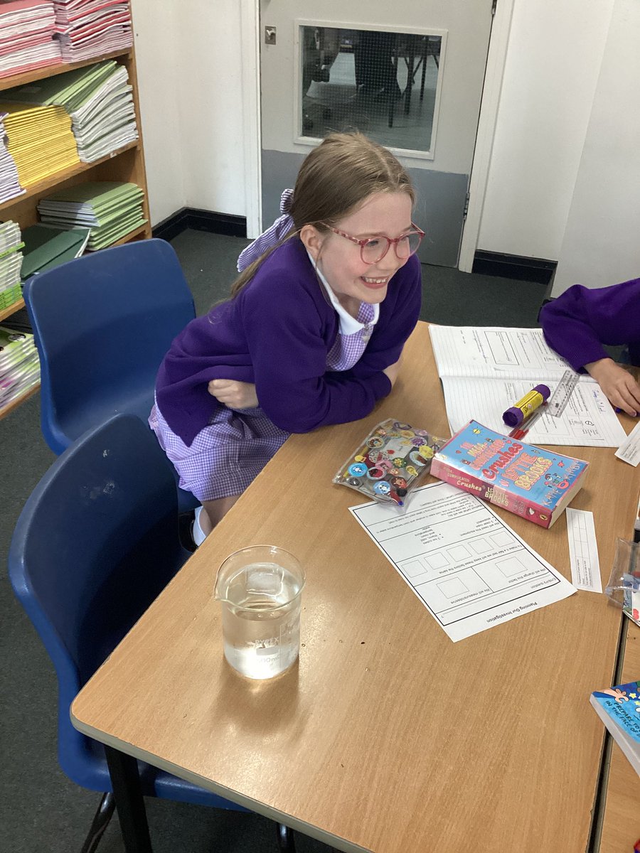 poultonlancelyn's tweet photo. Today in science, Year 4 carried out an investigation to see if ice always melts at the same rate. @OakTreesMAT #PLCollaboration https://t.co/8leZQHvCo8