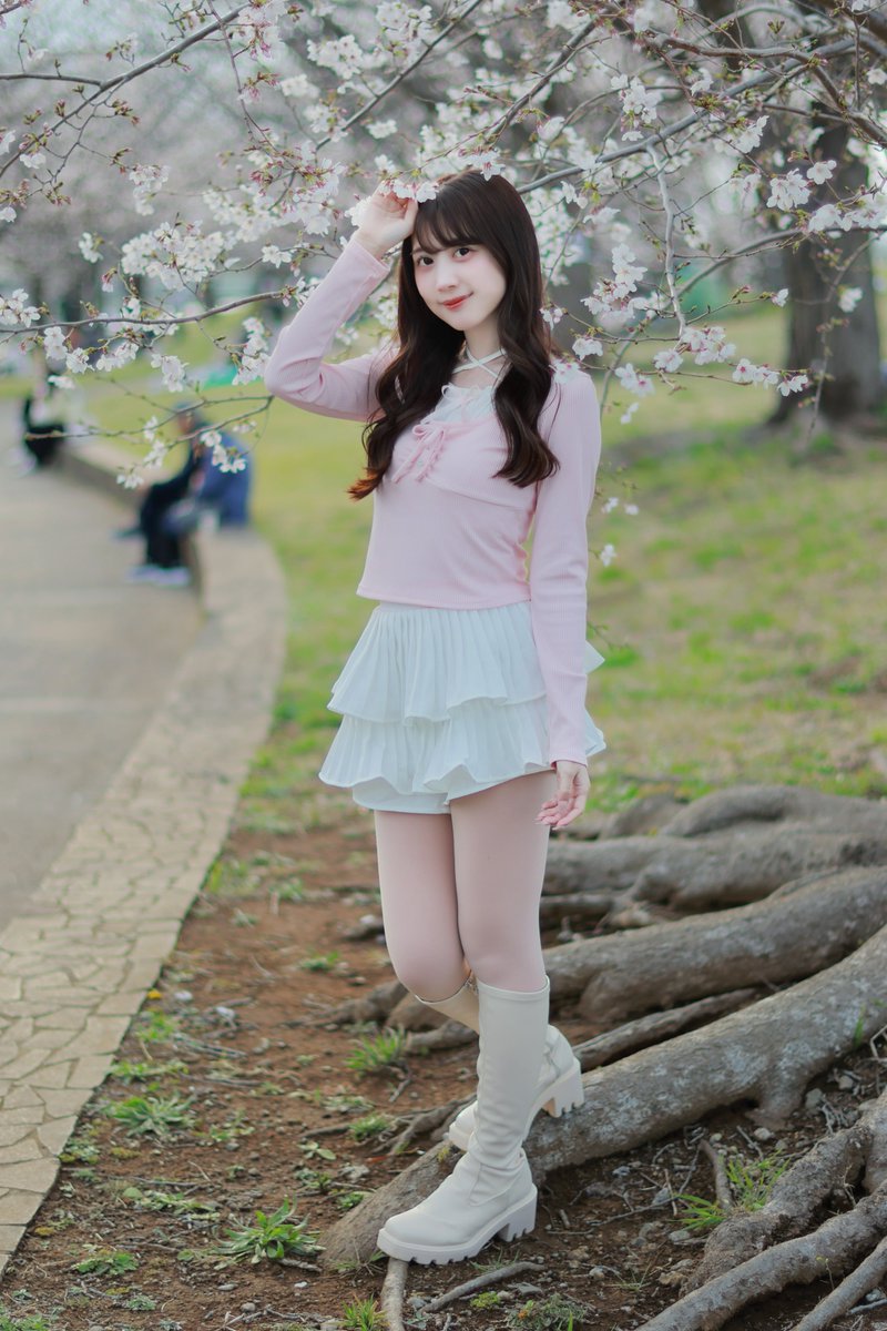 KFuna28's tweet image. おはようございます☁
『 桜色の季節 🌸 』
綾城花菜さん
@ayashiro_kana 

#綾城花菜 
#ガールズフォト 
#portrait
#可愛い #love #美少女 
#ぐっちゃんphoto 
#可愛いと思ったらいいね
#桜ポートレート
#桜 #芝桜 
#idol 
#rf45mmf12stm