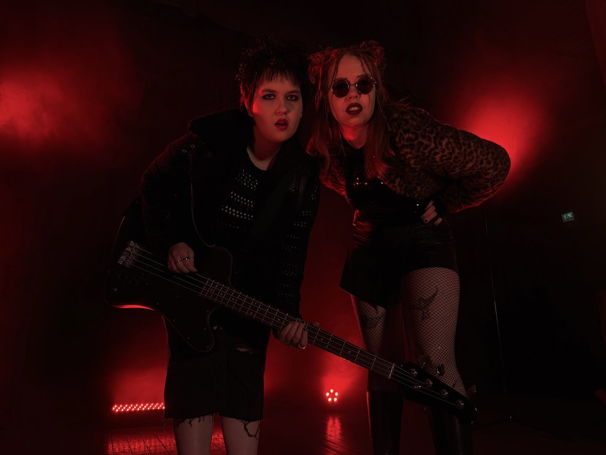 cistronya's tweet photo. Are you ready to rock? 👀

Pre-save Swimming with the Sharks!

https://t.co/OmuS3GavC1

#indieband #rock #indiemusic #altrock #presave https://t.co/FqhC7iFasP