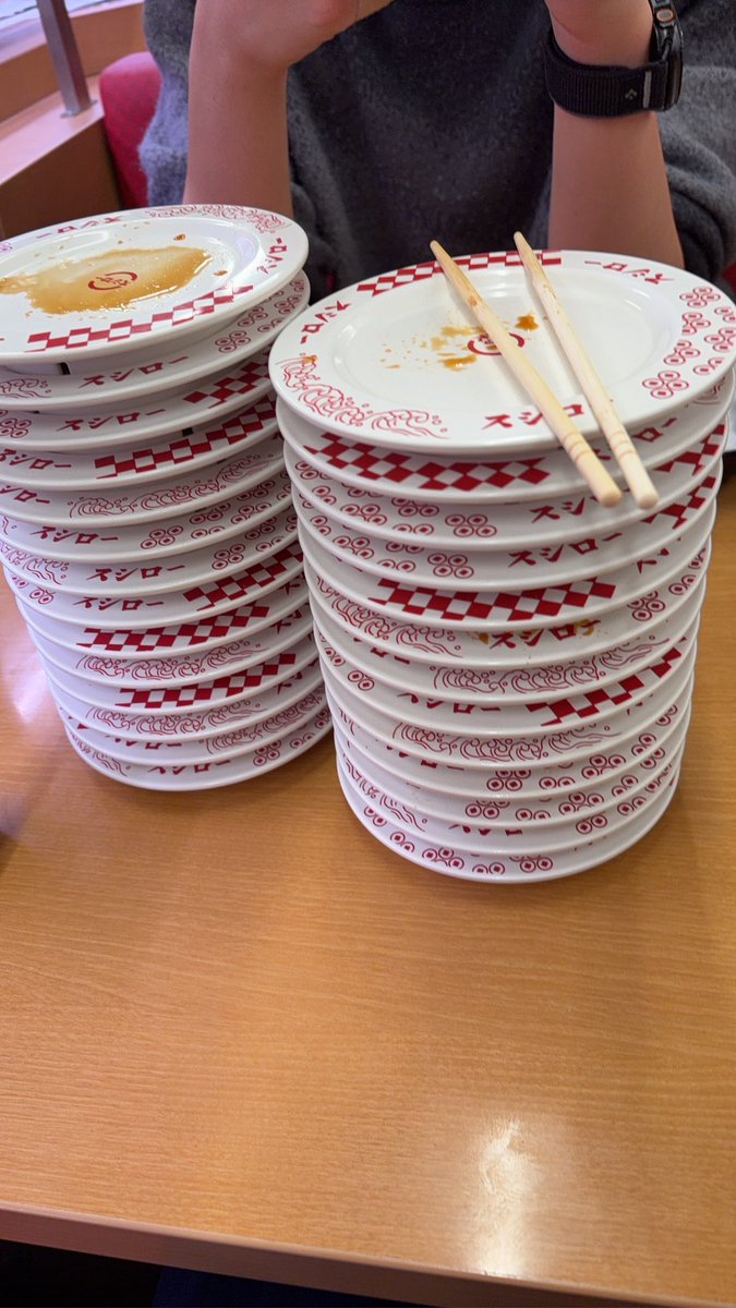 27皿食べた
奢ってもらった嬉しいいいい