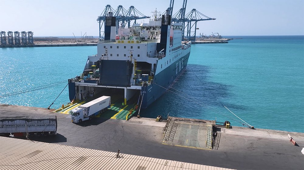 Responsible_SA's tweet photo. 🚨 قريبا في السعودية🇸🇦 

🏗️ ميناء أوكساچون في نيوم العالمي يغير معادلة التجارة

📍البحر الأحمر:
موقع استراتيجي يربط آسيا وأفريقيا وأوروبا تكامل لوجستي بعدة ممرات إقليمية. https://t.co/W5QErFynEK