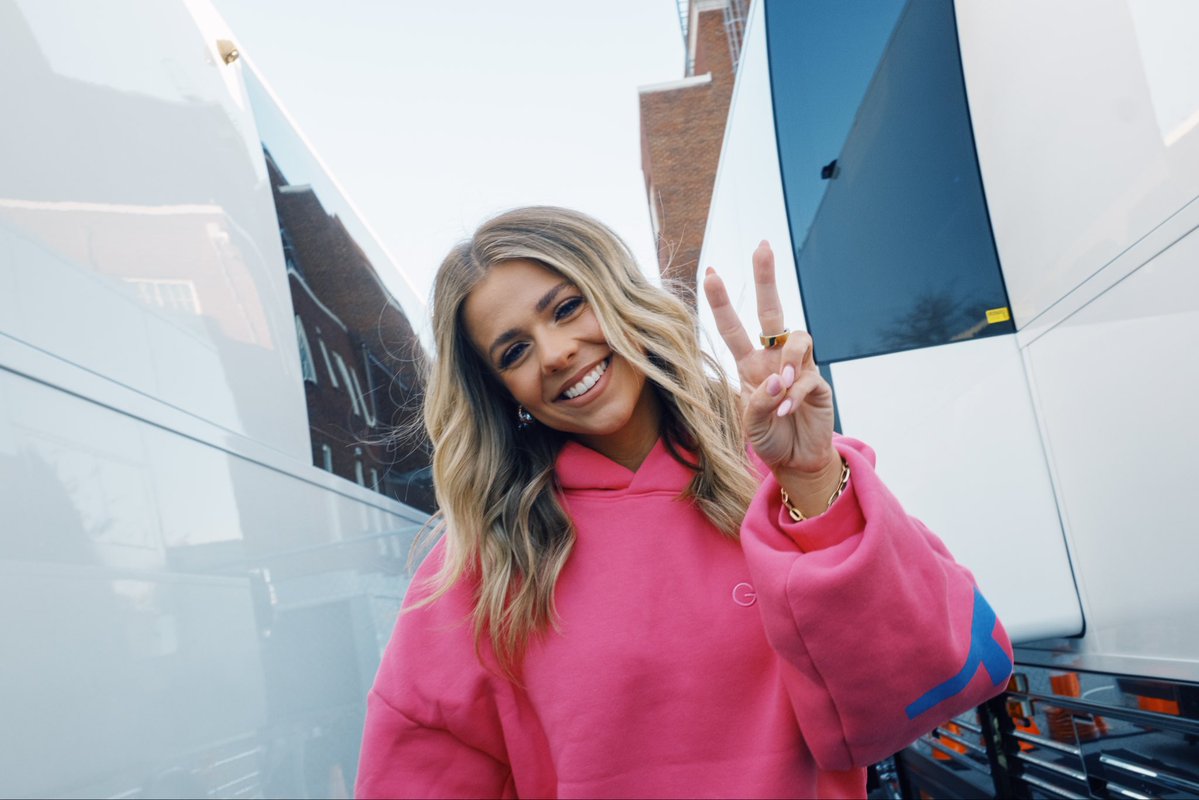 Anne Wilson tweet media