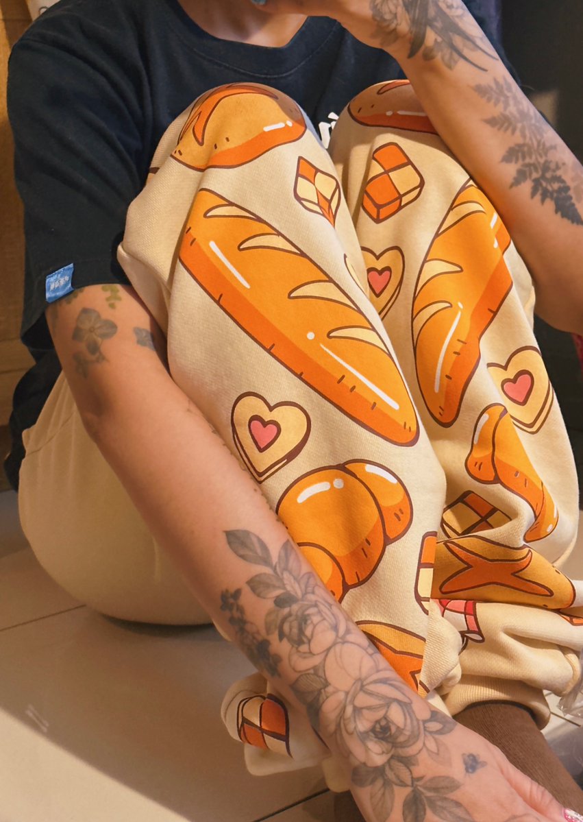meyoco_'s tweet image. bread joggers revamp 🥐🥖🍞