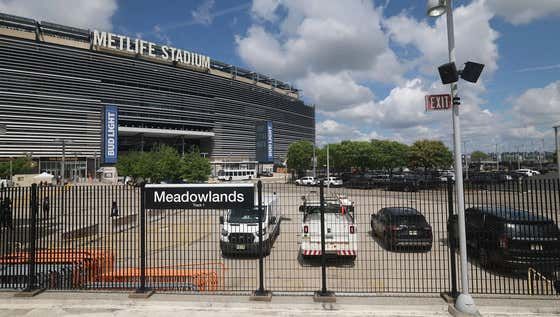 barstoolsports's tweet photo. New Jersey Transit Plans To Charge $100 for Trains From Penn Station to MetLife Stadium During the World Cup https://t.co/OCWnkd7D0x https://t.co/wKng0PM0hB