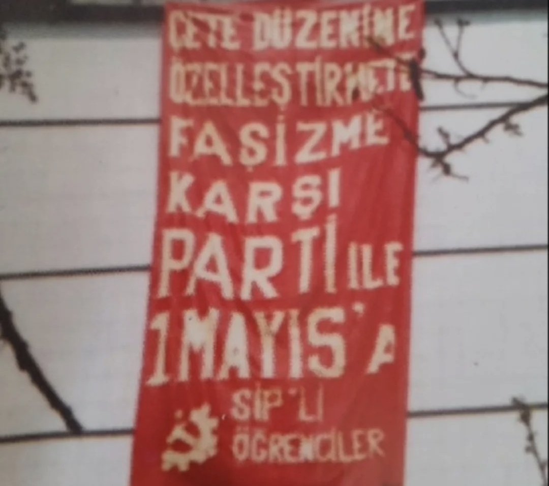 Berdanml ile cumhuriyetsizlik neşesizliği⚙️🔨 tweet media