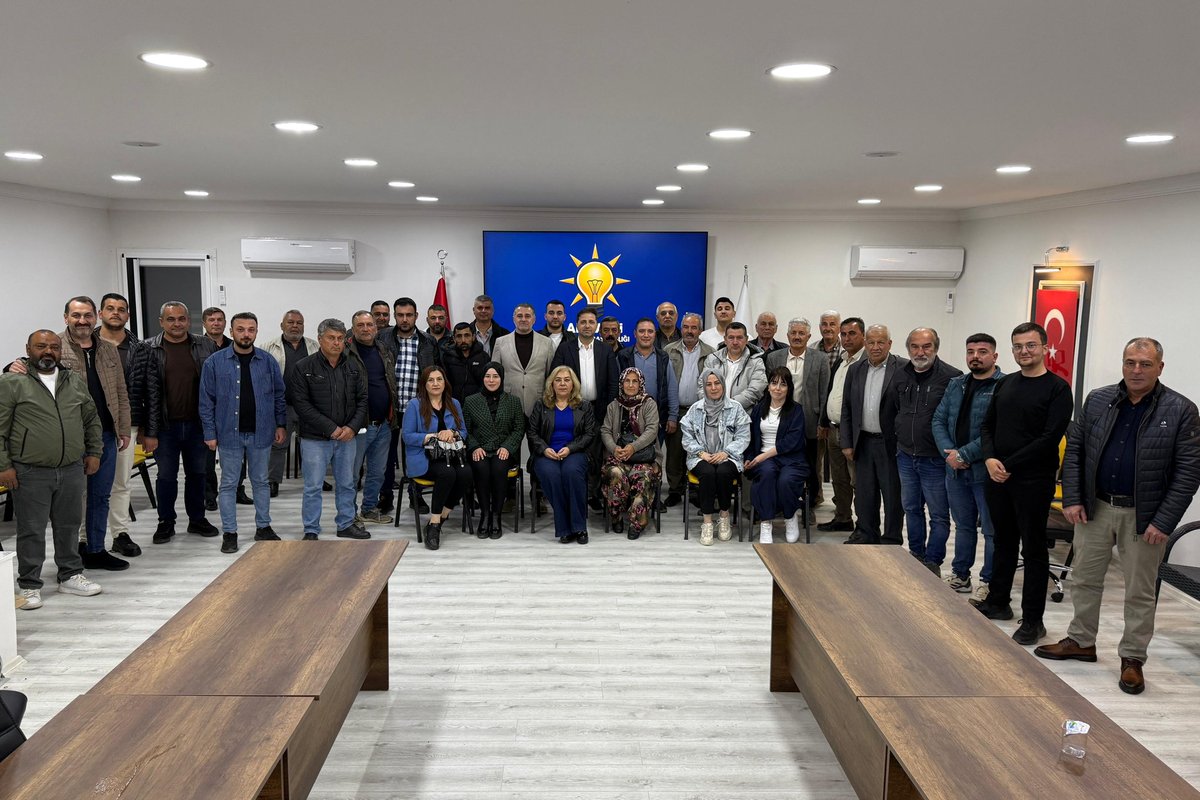 KUgurlu's tweet photo. AK Parti Tire İlçe Başkanlığımızda; Genel Başkanımız, Cumhurbaşkanımız Recep Tayyip Erdoğan’ın liderliğinde, Teşkilat Başkanımız Ahmet Büyükgümüş’ün takdirleri ve İl Başkanımız Bilal Saygılı’nın öncülüğünde aylık mahalle başkanları toplantımızı gerçekleştirdik.

AK Parti’nin kılcal damarları olan kıymetli mahalle başkanlarımızla; 2028 ve 2029 hedeflerimiz doğrultusunda kapsamlı ve derin bir istişare yaptık.

Mahallelerimizden gelen talep, öneri ve ihtiyaçları tek tek ele alarak çözüm yollarını birlikte değerlendirdik. Çünkü biz; sahayı dinleyen, milletiyle yol yürüyen bir teşkilatız.

Tire için canla başla çalışmaya, her mahallemize dokunmaya kararlıyız. 🇹🇷

@Bilalsaygili
@abuyukgumus
@drmustafaesgin
@adnangunnar

A. Kadir Uğurlu 
Ak Parti Tire İlçe Başkanı