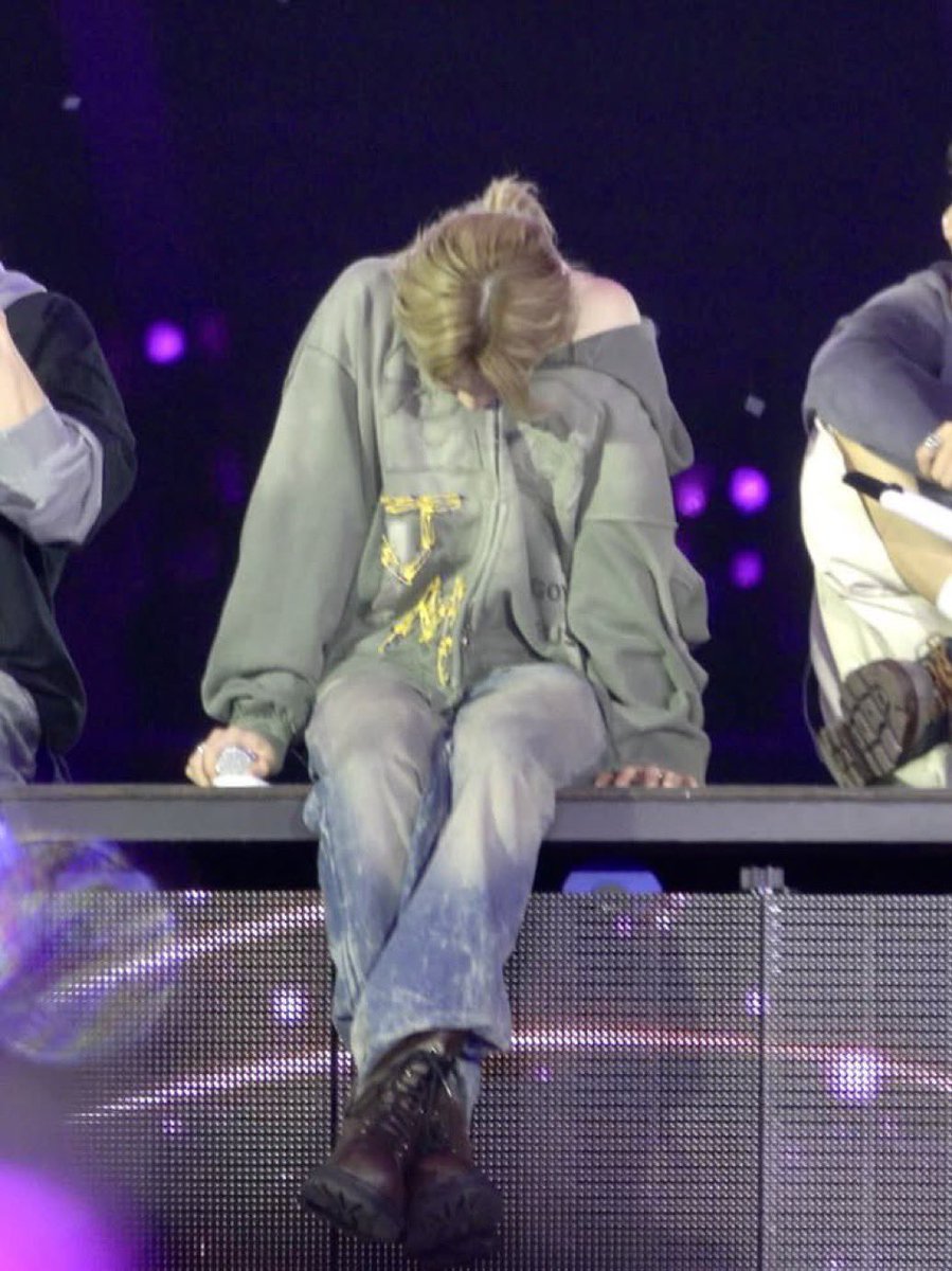 starjkay's tweet photo. THATS MY FREAKING OMEGA????????????? https://t.co/7fwAL159CH