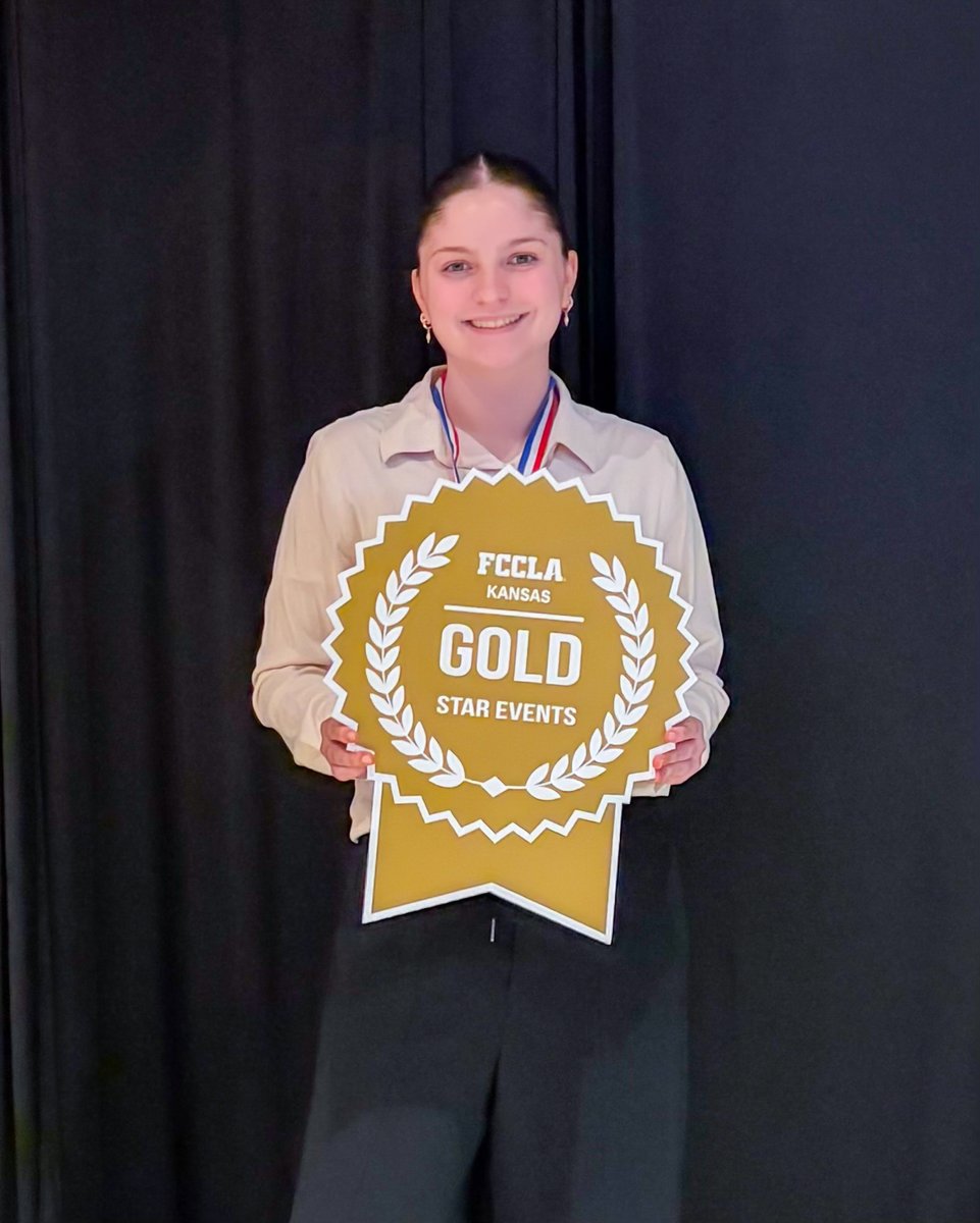 DHS_Panthers's tweet photo. Derby High School sophomores Kaylynn Walker and Courtney Robbins qualified at today’s state competition for the National Family Career and Community Leaders of America (FCCLA) conference, set for July 6-10 in Washington, D.C.
We are #DerbyProud! https://t.co/xME2Wc0W4R
