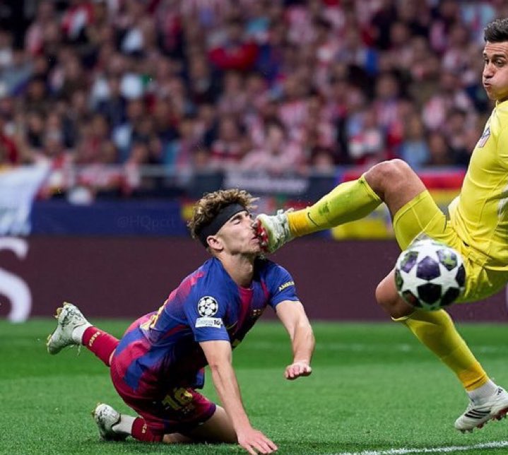Que dice Mateu Lahoz que esto es futbol.