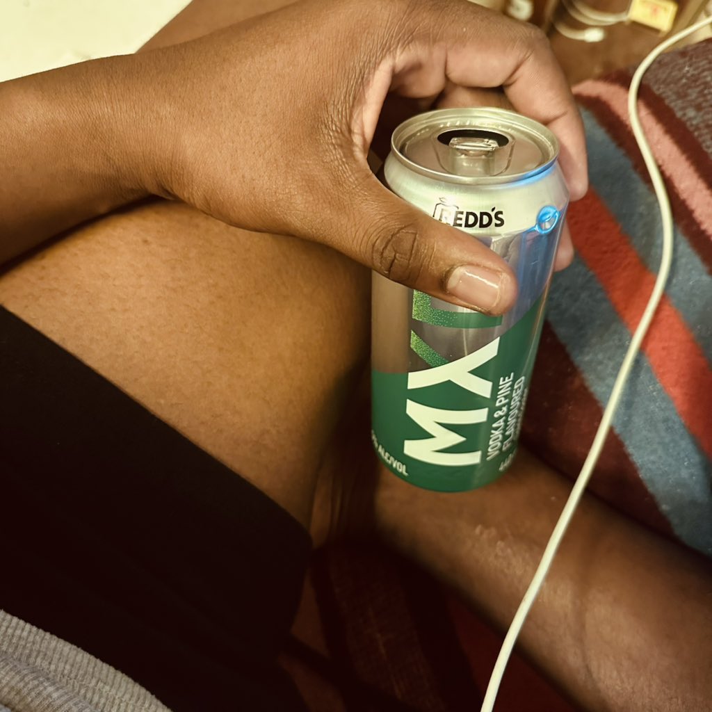 S'phiwe Collins 👻 tweet media