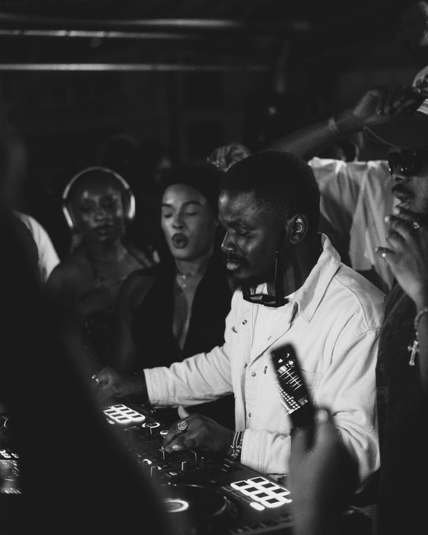 weareurbanpro's tweet photo. TOBI PETER LIVE AT IFEME C.S’S “TAMBA”. https://t.co/wl8Yxs32ks