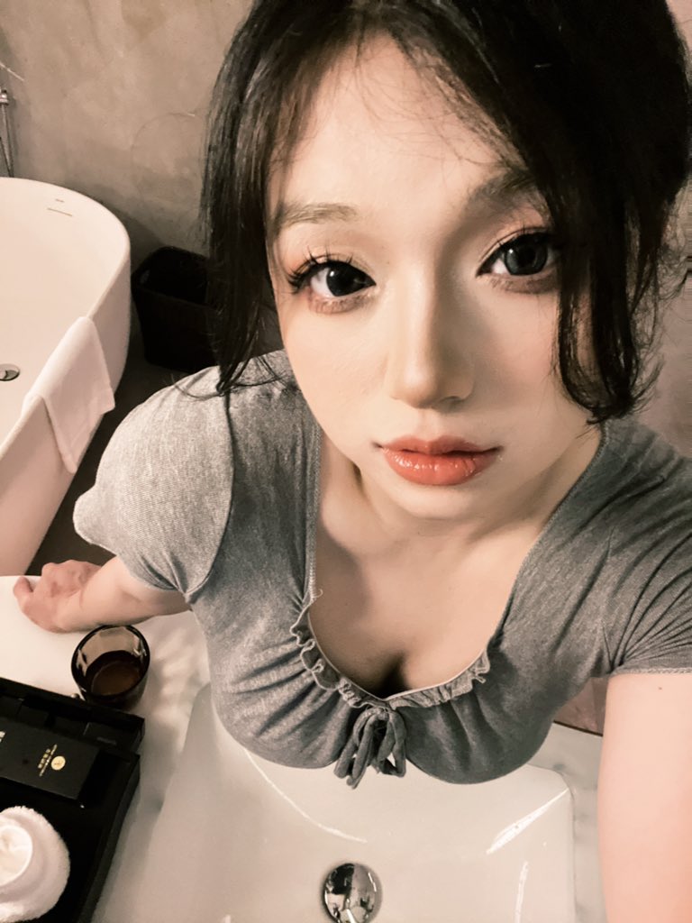 Zzzzzor76's tweet photo. 想和帅哥亲嘴 #男娘 #cd #湖南 https://t.co/O4pCP62qg7