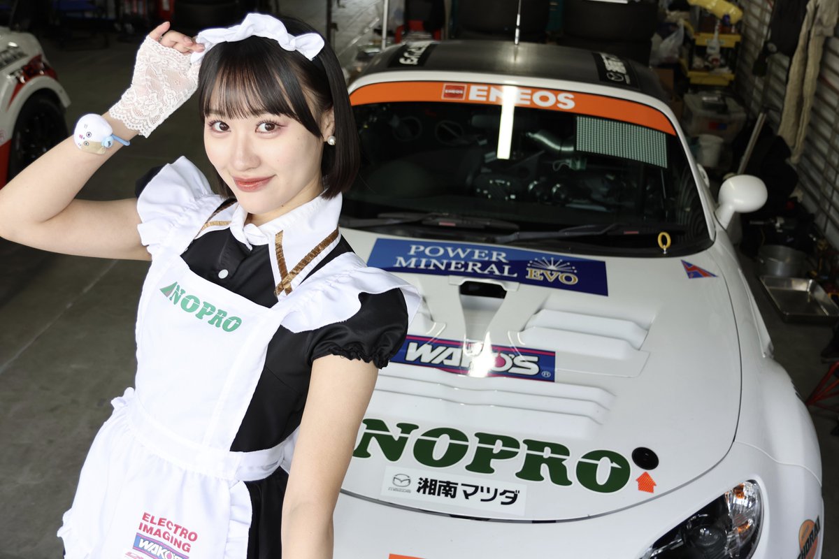 electro_imaging's tweet photo. なんと早乙女るなさんが早速の富士でグリッドボード！
500のポールは後回しで300の4号車のグリッドへGo！
これは編集長のグリッドダッシュ案件ですね

ちなみに早乙女るなさんは、2025シーズンでTEAM NOPROを応援するELECTRO IMAGING EL Girls、つまりサーキットのメイドさんを務めていただきました。 https://t.co/cURZsUXX7y