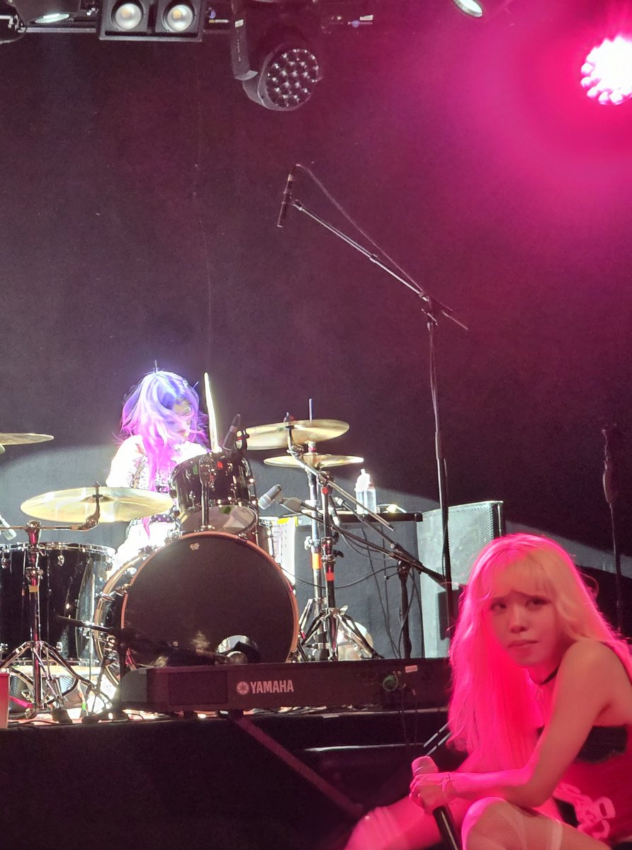 macgoryeo's tweet image. Thank you #rollingquartz for touring in europe again! We had an awesome evening here in Munich #backstage keep up all your hard work and stay healthy!