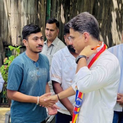 #NewProfilePic आज आदरणीय श्री सचिन पायलट साहब से मिलकर आशीर्वाद लिया ✨❤️<a href="/SachinPilot/">Sachin Pilot</a>