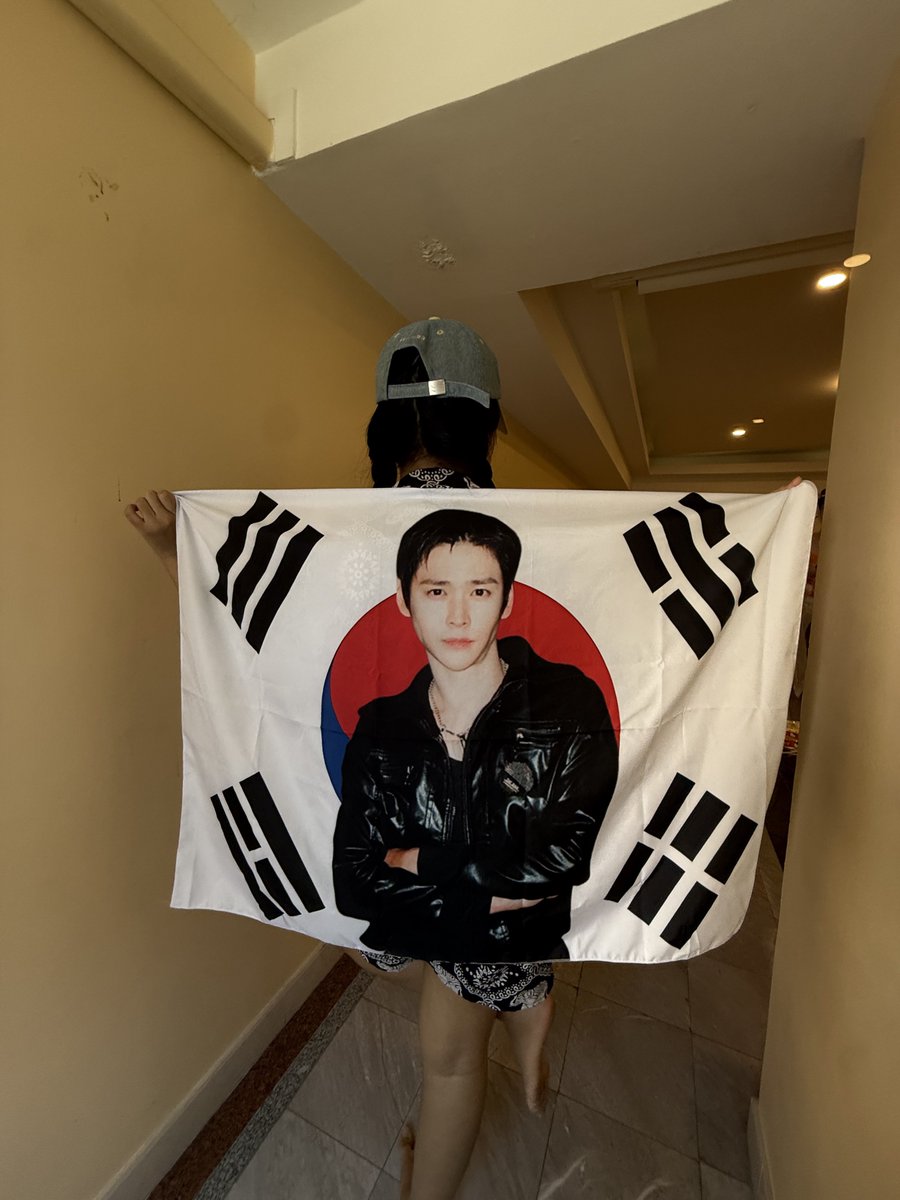 b୨ৎbby tweet media