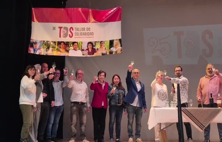 fundaciontds's tweet photo. 📲Fundación Taller de Solidaritad celebra en Sant Vicenç dels Horts su 25 aniversario con una cata de vinos de Celler Mas Roig, de la denominación de origen Monsant. https://t.co/SzWEt7k6hQ #SantVicençdelsHorts #cellermasroig #vicatalà #INCAVI #tastsolidari https://t.co/Nl5XSBNLw0