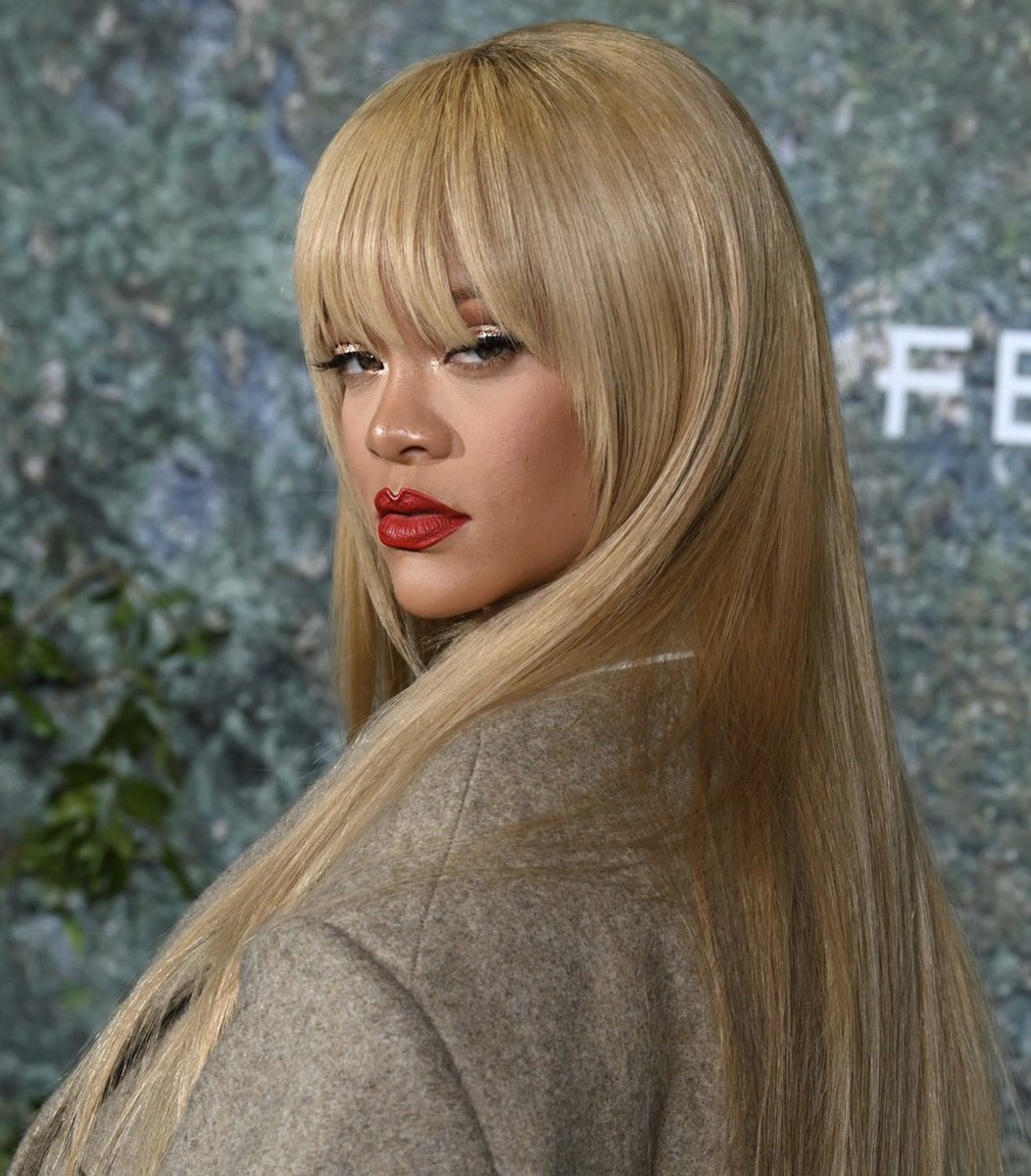 Rihanna Facts tweet media