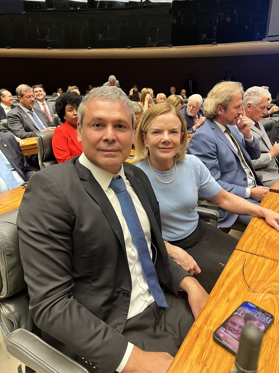 Gleisi Hoffmann tweet media