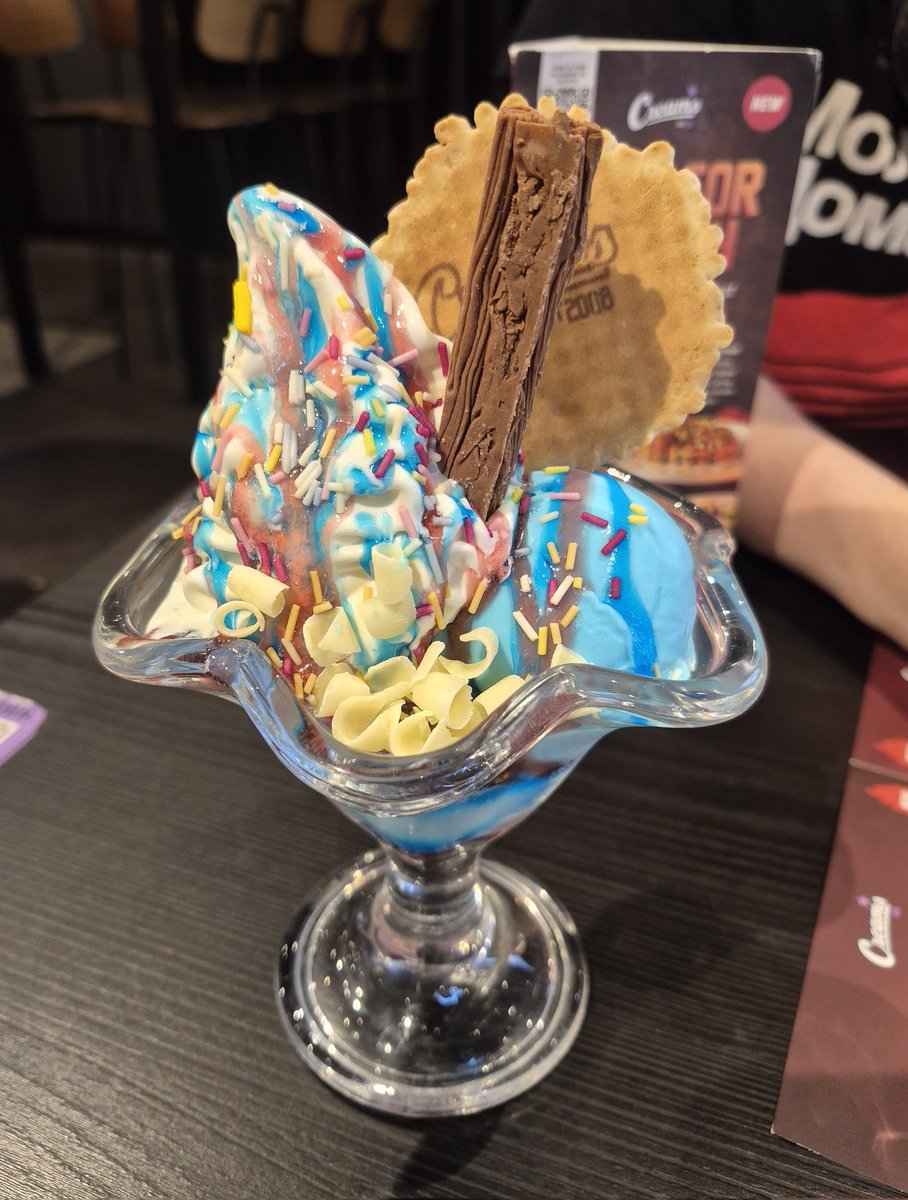 cookiefused's tweet image. look at this monstrosity #yum