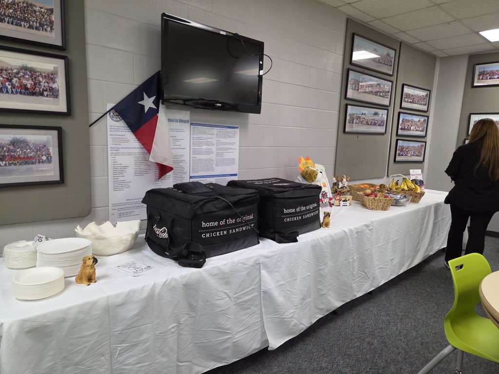 AHS_PTO24's tweet photo. Thank you to Grand Parkway Baptist Church for donating to our Teacher Appreciation Breakfast! Thank you teachers for making an impact to our future generation. https://t.co/OaVtCSfMcg