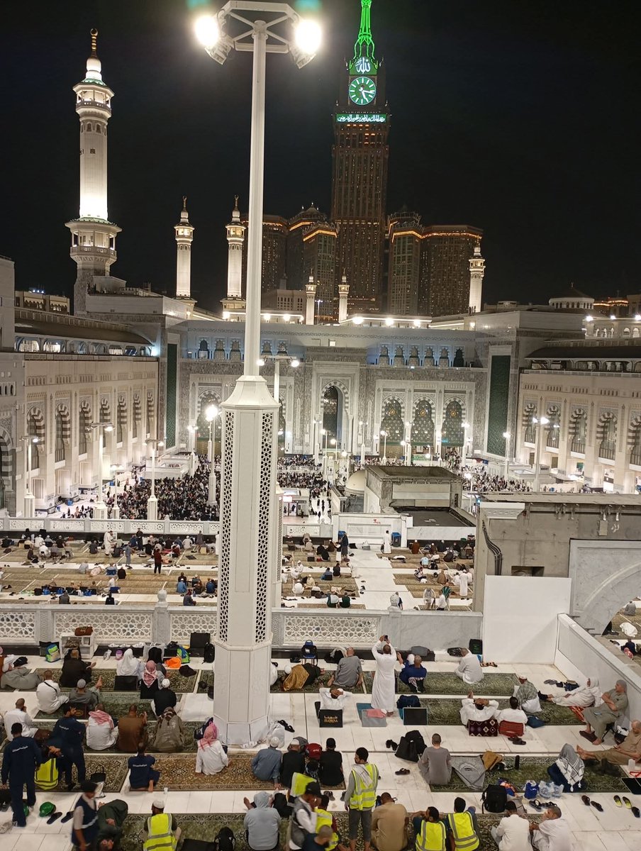 بعد زيارة مكه ادركت أن القلب يتعلق تعلقا رهيبا لا يشفى منه إلا بعودة فاللهم ارزقني زيارته مرات عديده