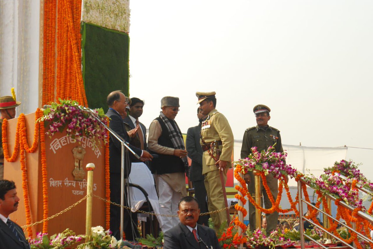 sunilkbv's tweet image. गांधी मैदान पटना में द्वितीय राष्ट्रपति वीरता पदक प्राप्त करते हुए।
#Nitishkumar
#Bihar #Education