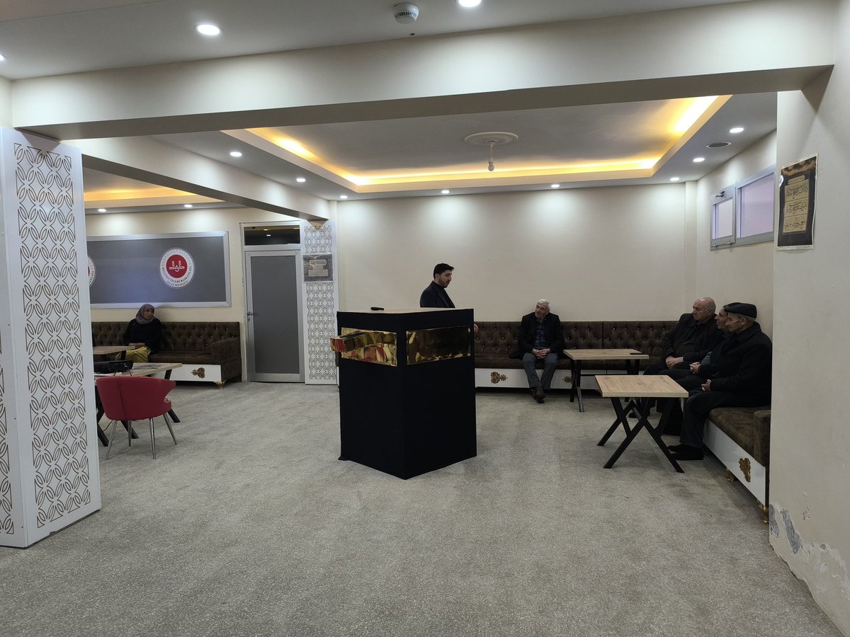 Özalp ve Saray ilçelerinde hac ibadetine hazırlanan vatandaşlarımıza yönelik bilgilendirme semineri düzenlendi.