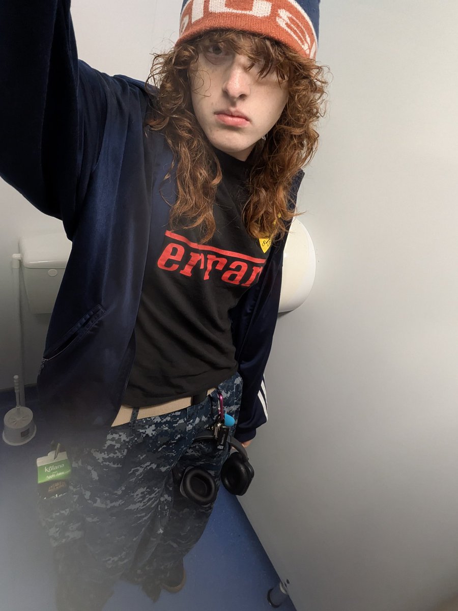 emi 🐾🏳️⚧️ tweet media