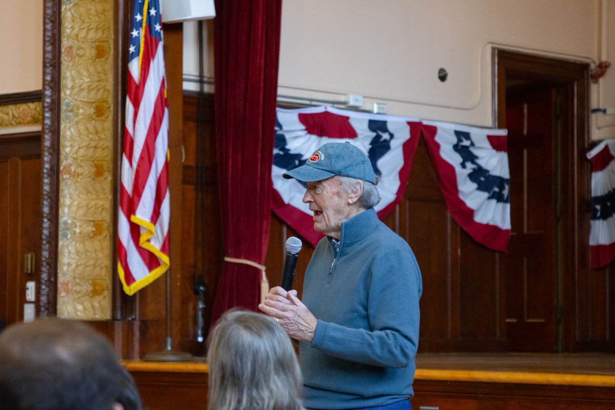 I'm honored to be surrounded by hardworking and dedicated supporters. You make this fight possible. 

Grateful for the opportunity to see delegates and local leaders in Brockton this Saturday.
