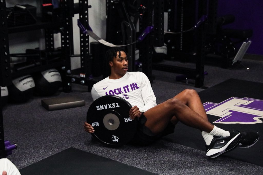 TarletonMBB's tweet photo. Pumping iron 🏋🏻 https://t.co/dAv6xZUYJz
